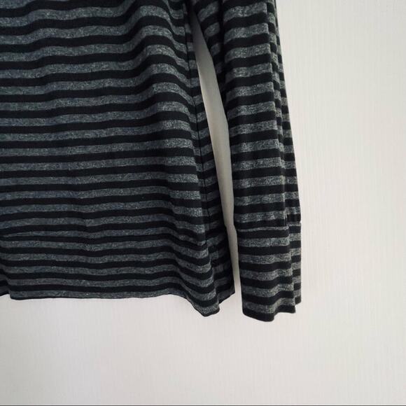 Trina Turk long sleeve scoop neckline striped shirt sz M grey and black stripes - Picture 5 of 7
